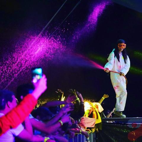 Ponle pintura FLOWY® a tu festival.