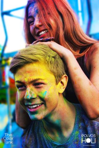 10 ideas para hacer una romántica sesión de fotos con Polvos Holi